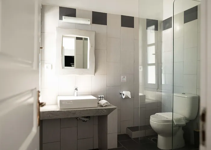 Alojamento de Acomodação e Pequeno-almoço La Roka, Cliffside Memories