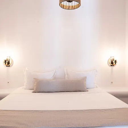 Bed & Breakfast La Roka, Cliffside Memories 4*