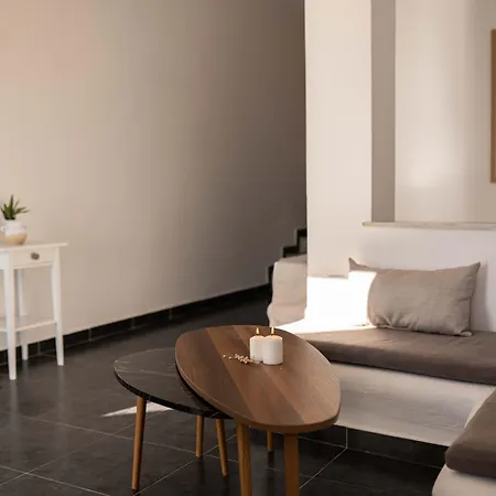 La Roka, Cliffside Memories Imerovigli (Santorini)