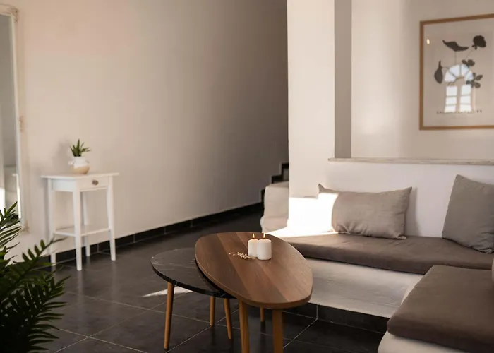 Bed and Breakfast La Roka, Cliffside Memories Ημεροβίγλι