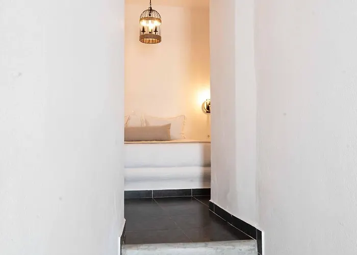 La Roka, Cliffside Memories Imerovigli (Santorini)